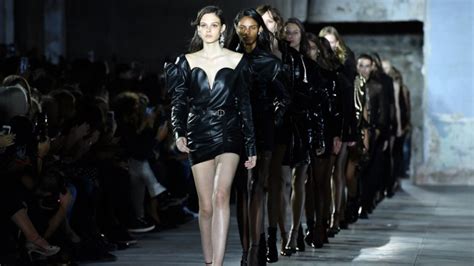 Saint Laurent: la sfilata per la Primavera